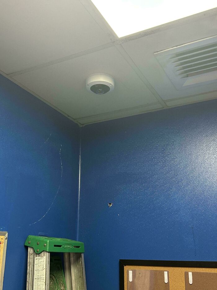 People Are Sharing Pics And Screenshots Of Why They Hate Their Boss