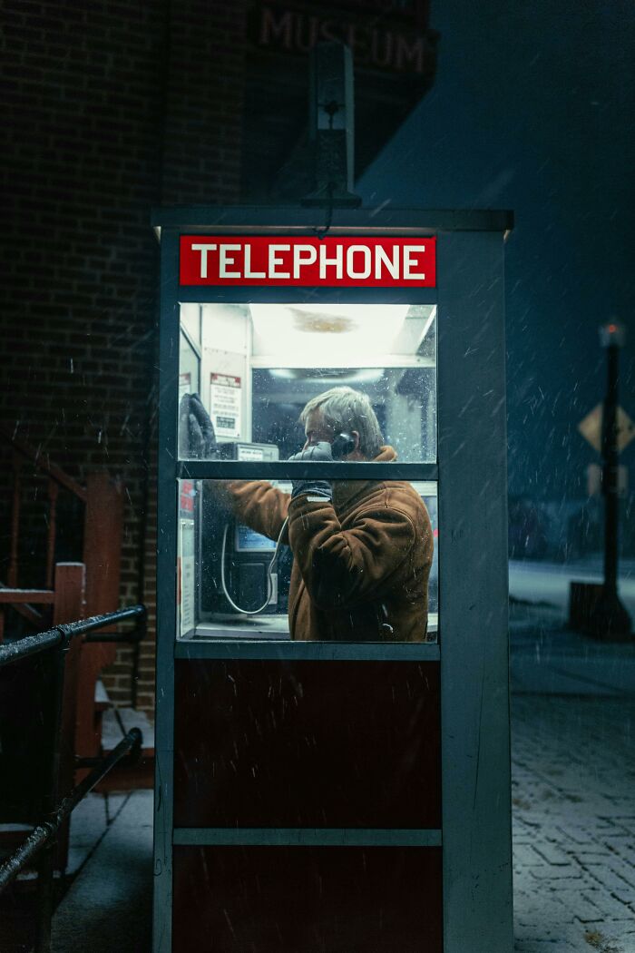 43 Bizarre Messages And Phone Calls That Made People Want To Chuck Their Phone Out The Window