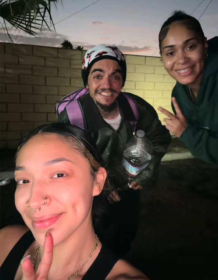 $1,207 Fundraiser For Homeless Nickelodeon Actor Ends With Street-Side Makeover