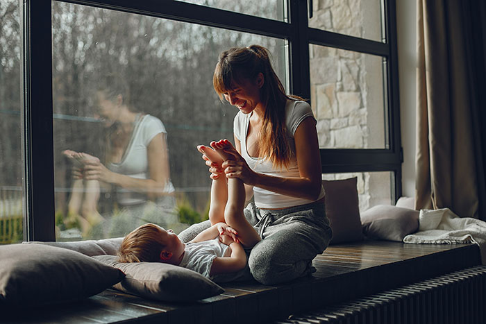 Chauvinist Hubs Says Wife&#8217;s Only Purpose In Life Is To Be A Mom, Folks Give Her A Reality Check
