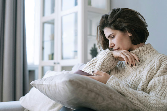 Chauvinist Hubs Says Wife&#8217;s Only Purpose In Life Is To Be A Mom, Folks Give Her A Reality Check