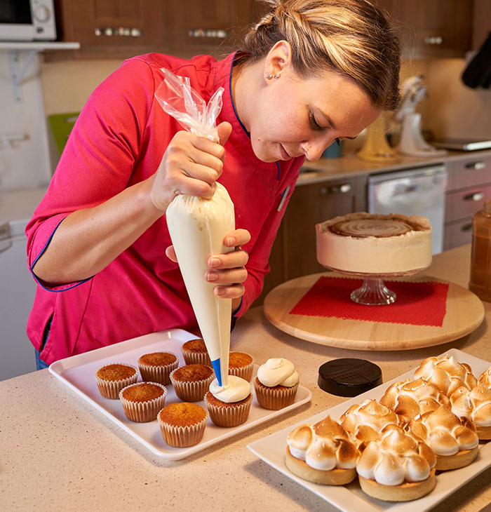 Mom Spends Hours Baking Cupcakes For Son’s Birthday, Is Furious After School&#8217;s Reaction