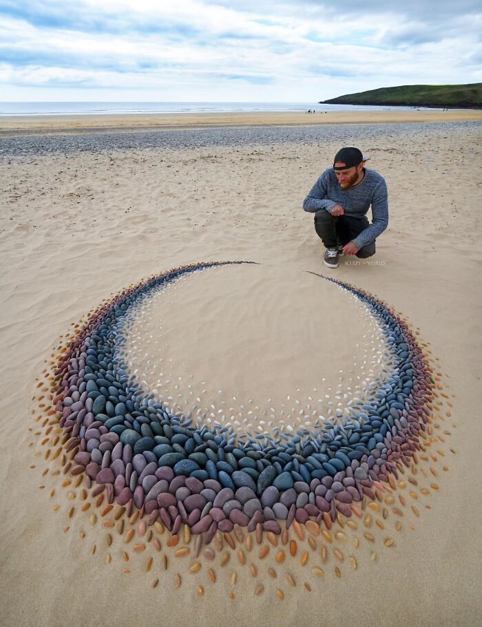 Unnaturally Natural Patterns: Artist Arranges Stones And Other Materials In Stunning Land Art (47 New Pics)