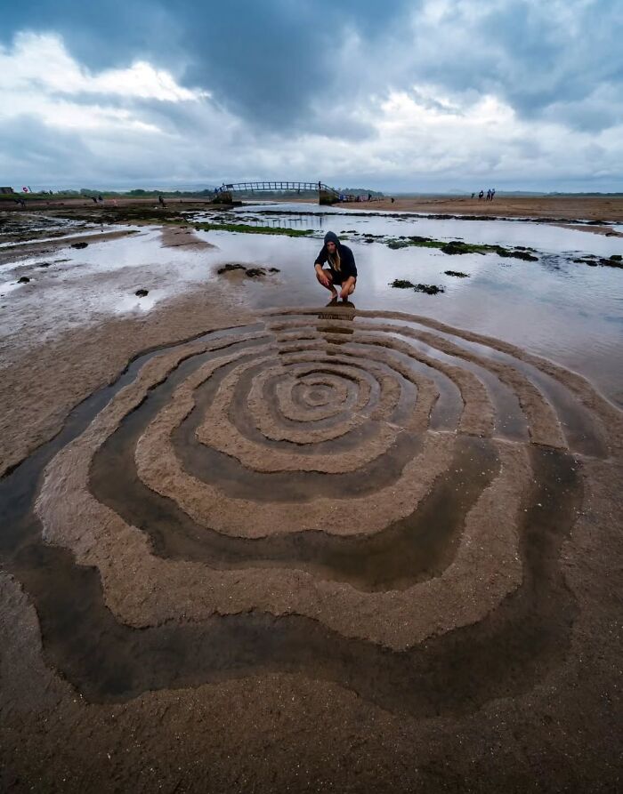 Unnaturally Natural Patterns: Artist Arranges Stones And Other Materials In Stunning Land Art (47 New Pics)