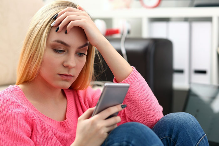 &#8220;Total Creep&#8221;: Lady Who Lost Her BF Of 13 Years Gets Weird Texts From Old High School Friend