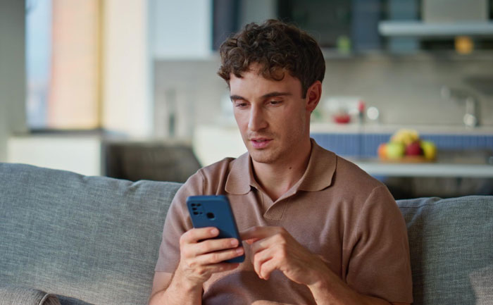 &#8220;Total Creep&#8221;: Lady Who Lost Her BF Of 13 Years Gets Weird Texts From Old High School Friend