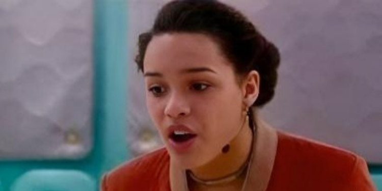 Cleopatra Coleman in Silversun Cleopatra Coleman in Silversun