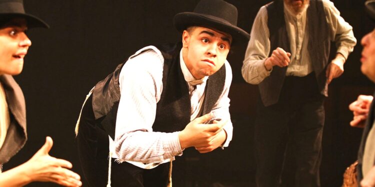 Elliot Kingsley Image in theater
