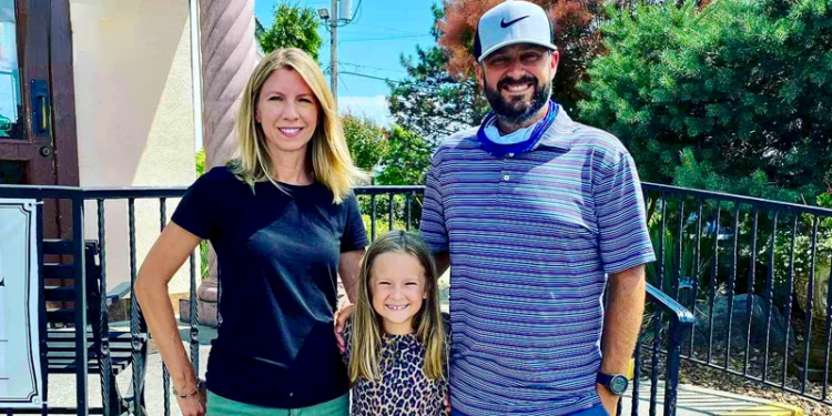 Nate Bargatze's wife and daughter