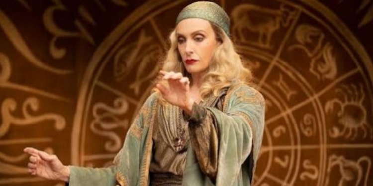 Toni Collette in Nightmare Alley