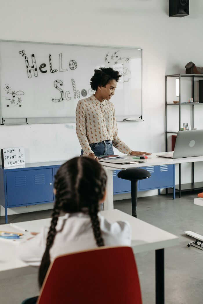 47 Times Teachers Surprised Students With Funny Jokes, Savage Roasts, And Other Iconic Comments