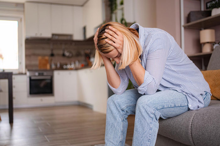 15YO Lies About Step-Uncle Exposing Himself To Her, Step-Aunt Cuts Teen Off Completely