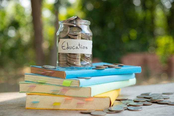 Mom Uses Insurance Payout To Cover Daughter&#8217;s Student Loan, Son Considers This Deeply Unfair