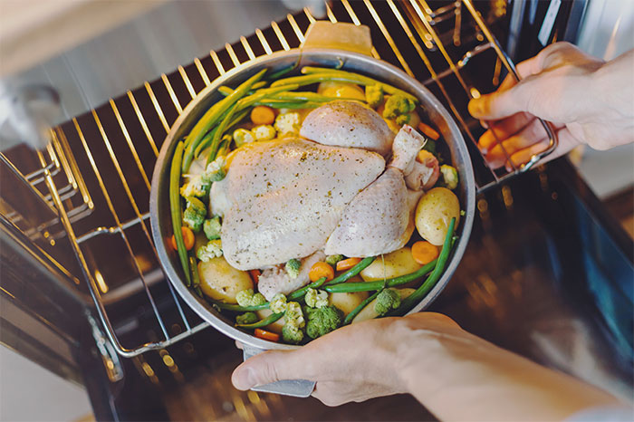 &#8220;I Blow Dry Chicken&#8221;: 36 People Who Cook Smarter, Not Harder, Share Their Weirdest Kitchen Cheats