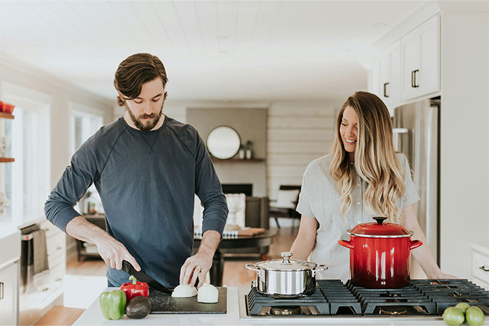&#8220;I Blow Dry Chicken&#8221;: 36 People Who Cook Smarter, Not Harder, Share Their Weirdest Kitchen Cheats