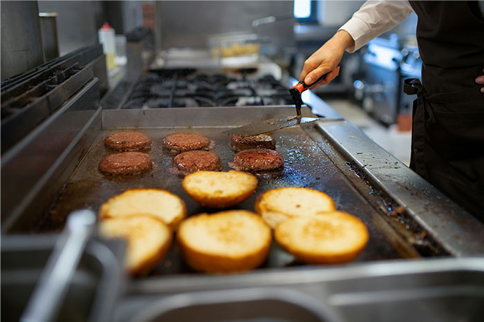 &#8220;I Blow Dry Chicken&#8221;: 36 People Who Cook Smarter, Not Harder, Share Their Weirdest Kitchen Cheats