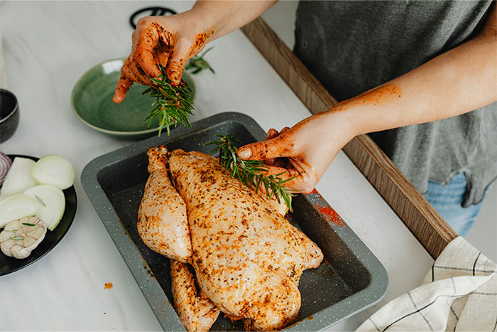 &#8220;I Blow Dry Chicken&#8221;: 36 People Who Cook Smarter, Not Harder, Share Their Weirdest Kitchen Cheats
