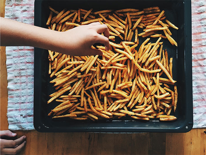 &#8220;I Blow Dry Chicken&#8221;: 36 People Who Cook Smarter, Not Harder, Share Their Weirdest Kitchen Cheats