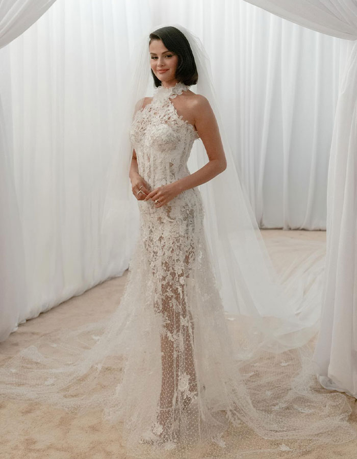 “Poor Bieber”: Selena Gomez’s Wedding Photo Dumb Has Everyone Talking