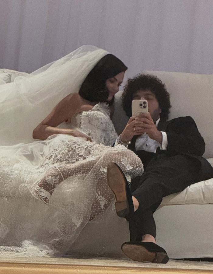 “Poor Bieber”: Selena Gomez’s Wedding Photo Dumb Has Everyone Talking