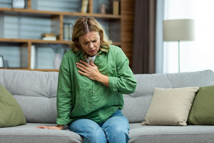 29 Scary Times Doctors Brushed Off Someone’s Symptoms As “Just Anxiety” But It Was Anything But