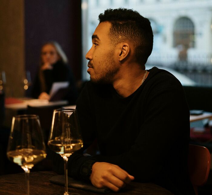 35 Tear-Jerking Stories From Servers About Lonely Diners Waiting For A Guest Who Never Showed