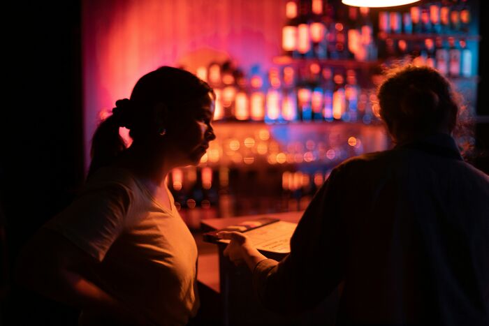 35 Tear-Jerking Stories From Servers About Lonely Diners Waiting For A Guest Who Never Showed