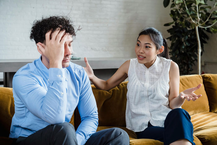 GF Tells Man He Must Choose Between Her And His Female Friend Before Going On Group Trip