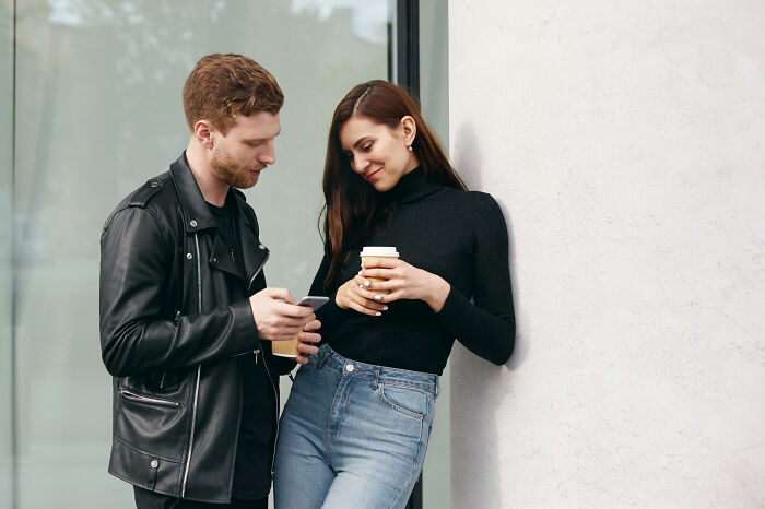 Netizens Reveal 30 Of The Most Unsettling Secrets Discovered While Snooping On A Partner’s Phone