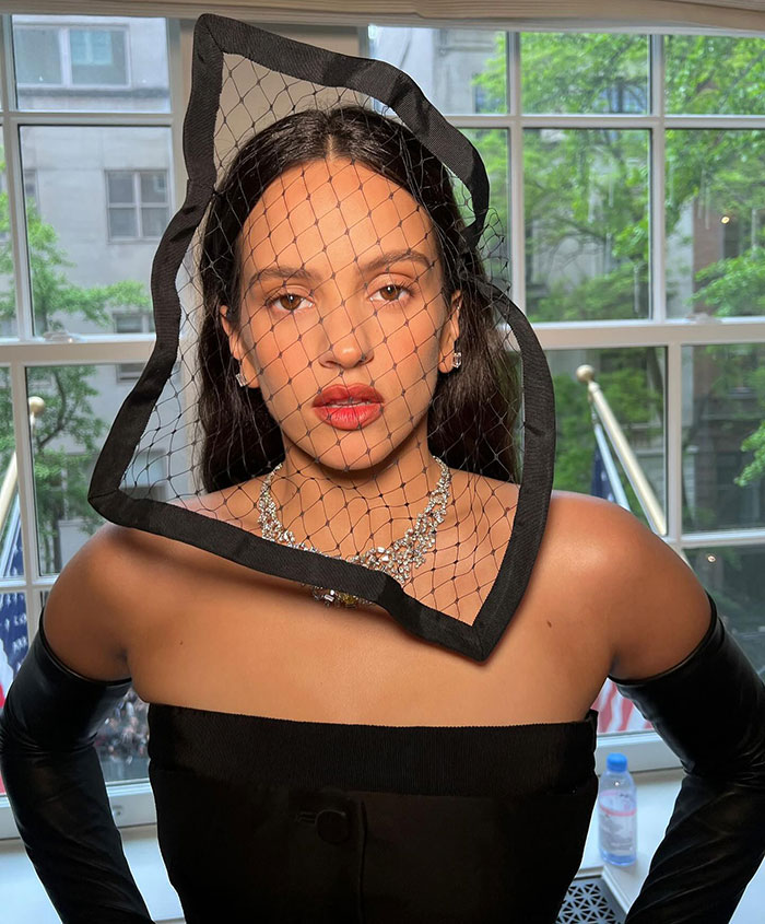 Pop Star Dyes Her Armpit Hair At Paris Fashion Week, Sparking Mixed Reactions: &#8220;Chicken Feathers&#8221;