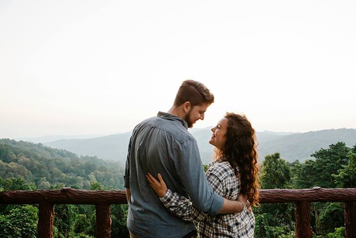 Guy Brings His Late Ex&#8217;s Ashes To Honeymoon After Remarrying, His New Spouse Is Just Stunned