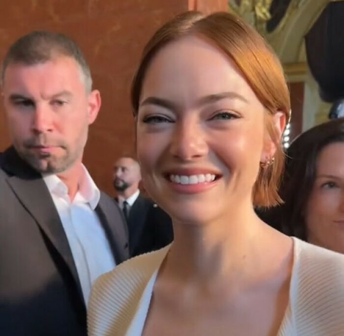 “Give Her Her Eyes Back”: Fans Claim Emma Stone Underwent Plastic Surgery To Change Eye Region