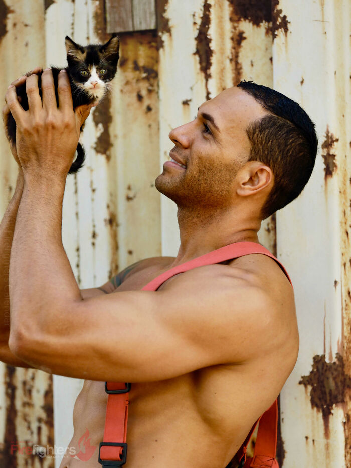 The Australian Firefighters Calendar: 50 Times Firefighters Melted Hearts With Kittens
