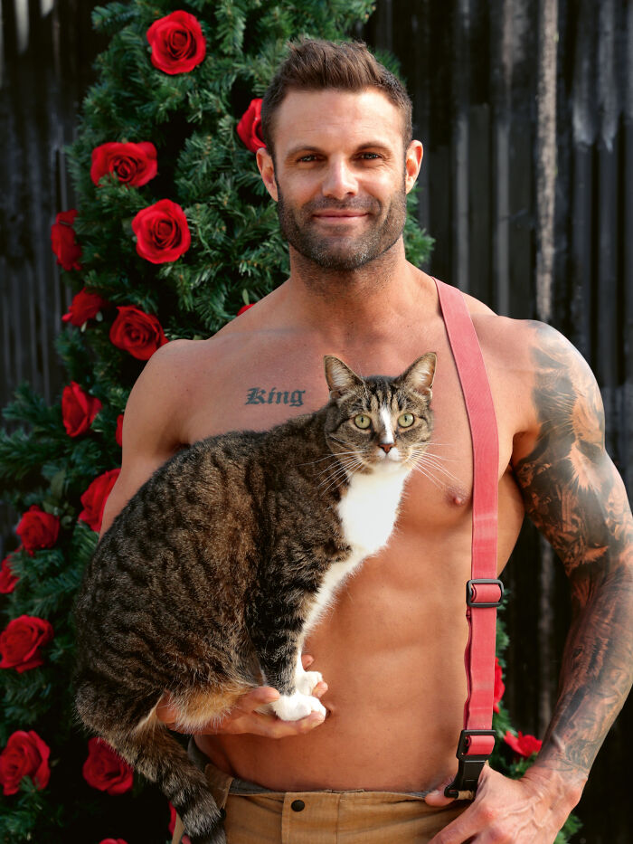 The Australian Firefighters Calendar: 50 Times Firefighters Melted Hearts With Kittens