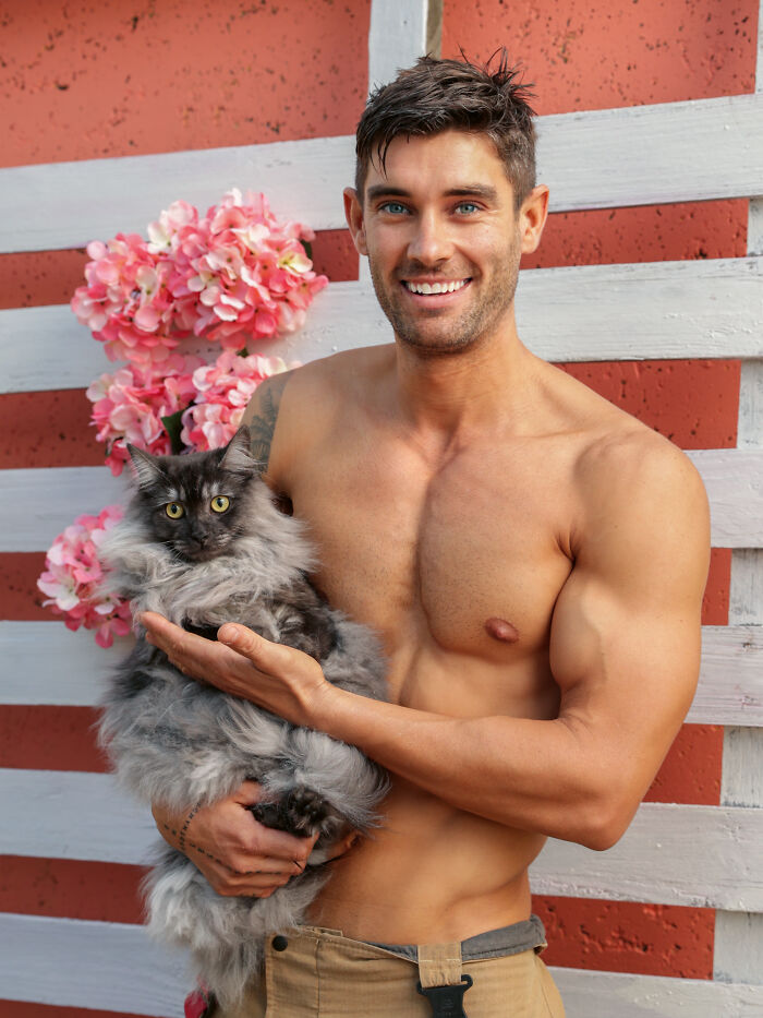 The Australian Firefighters Calendar: 50 Times Firefighters Melted Hearts With Kittens