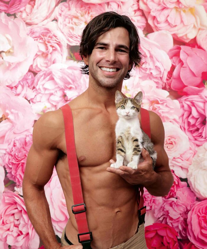 The Australian Firefighters Calendar: 50 Times Firefighters Melted Hearts With Kittens