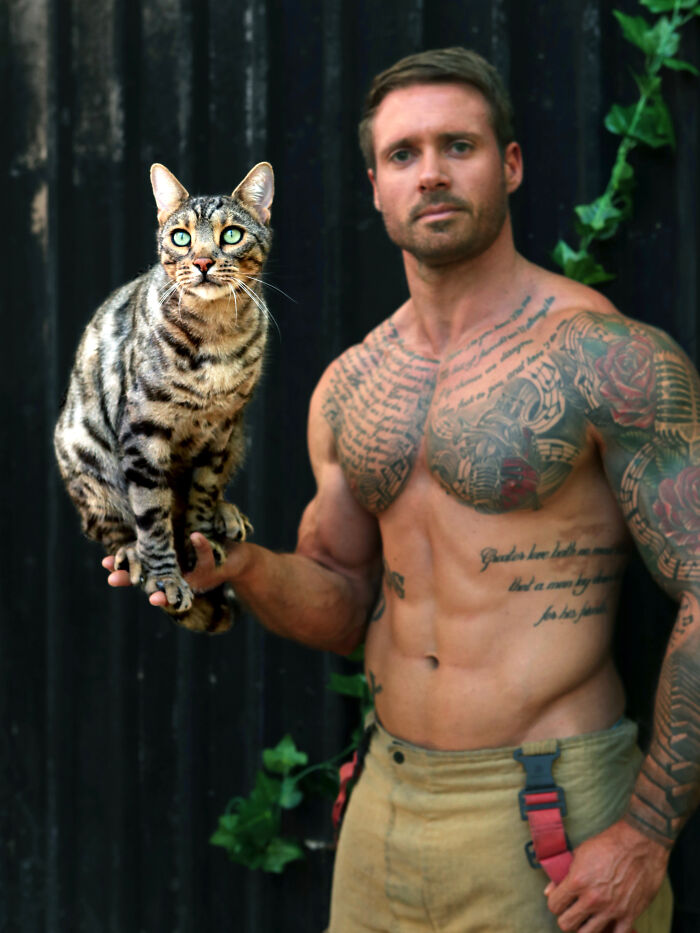 The Australian Firefighters Calendar: 50 Times Firefighters Melted Hearts With Kittens