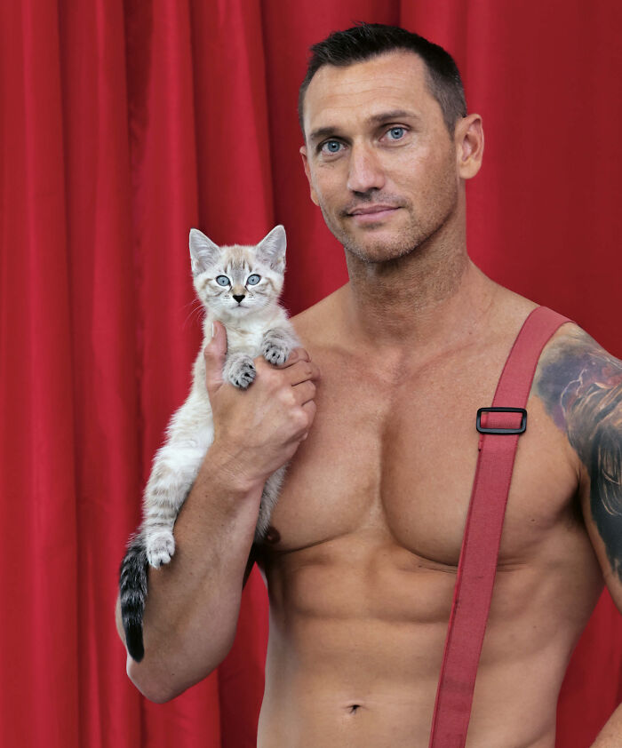 The Australian Firefighters Calendar: 50 Times Firefighters Melted Hearts With Kittens