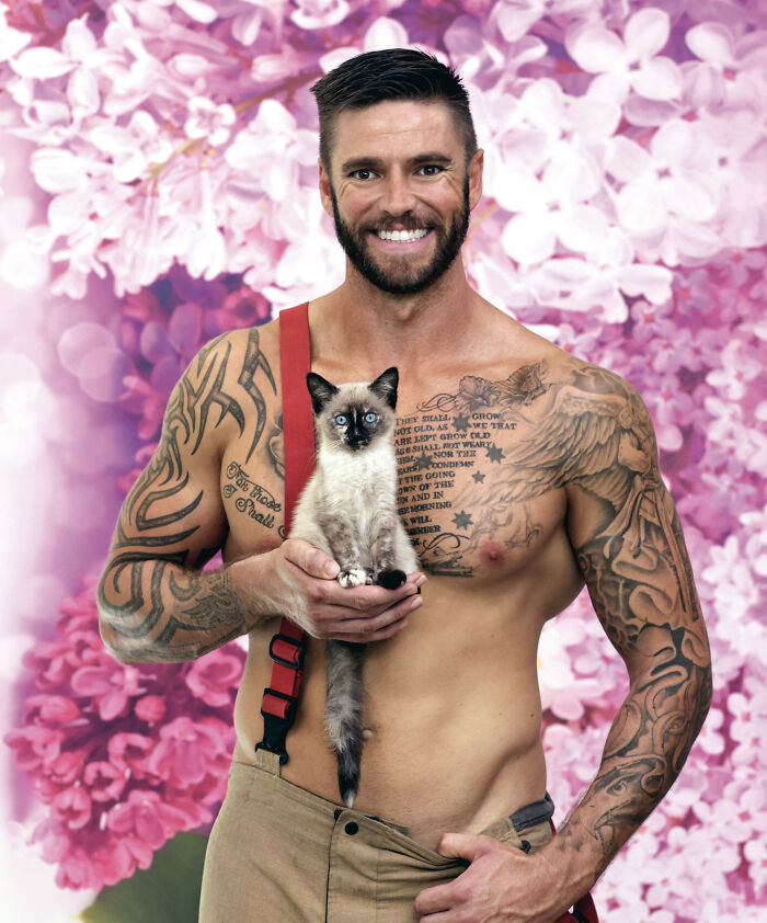 The Australian Firefighters Calendar: 50 Times Firefighters Melted Hearts With Kittens