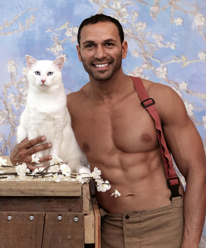 The Australian Firefighters Calendar: 50 Times Firefighters Melted Hearts With Kittens