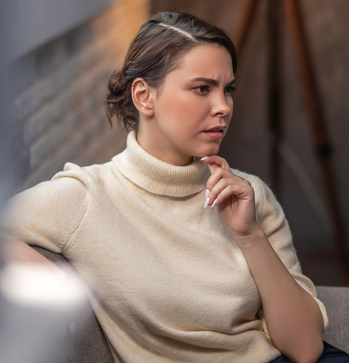 “It’s Insane”: Woman Refuses To Let Friend Crash At Her Place Again After What Happened While She Was Away