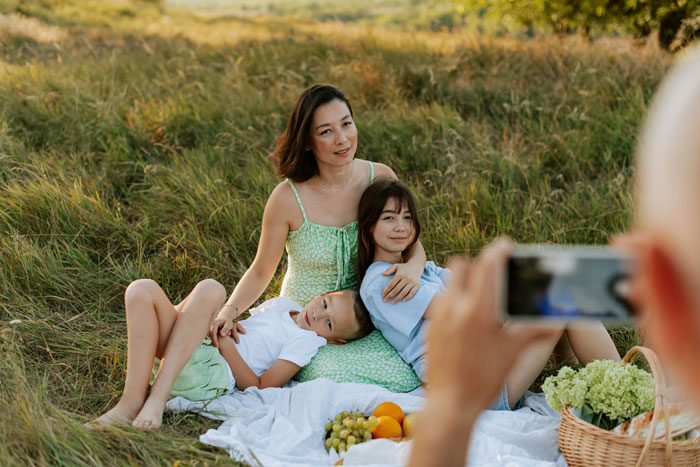 MIL Plans Family Photoshoot Hours After DIL Gets Discharged With Newborn, She Loses It