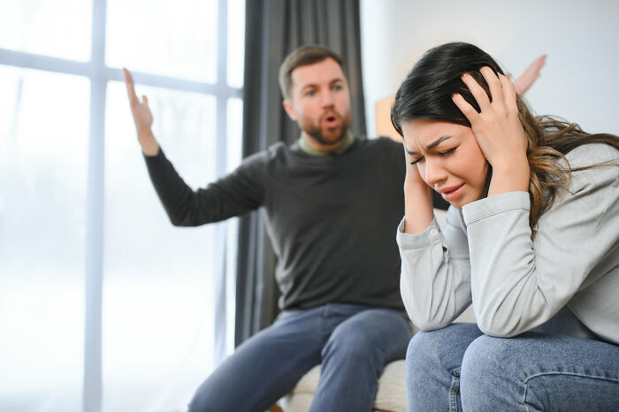 30 Totally Wrong Ways To Be A Spouse, As Told By Members Of This Online Group