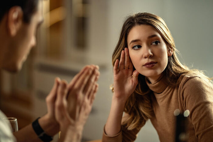 30 Totally Wrong Ways To Be A Spouse, As Told By Members Of This Online Group