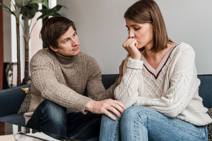 30 Totally Wrong Ways To Be A Spouse, As Told By Members Of This Online Group