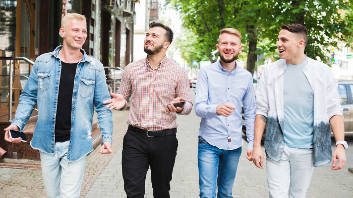 30 Totally Wrong Ways To Be A Spouse, As Told By Members Of This Online Group