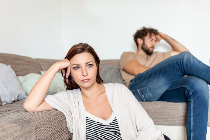 30 Totally Wrong Ways To Be A Spouse, As Told By Members Of This Online Group