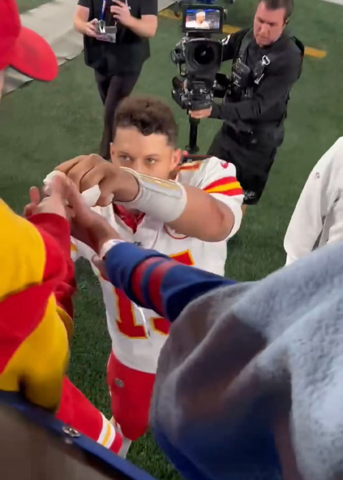 Viral &#8216;Kansas City Karen&#8217; Who Snatched Headband From 10YO Boy Lashes Out At Critics In New Video