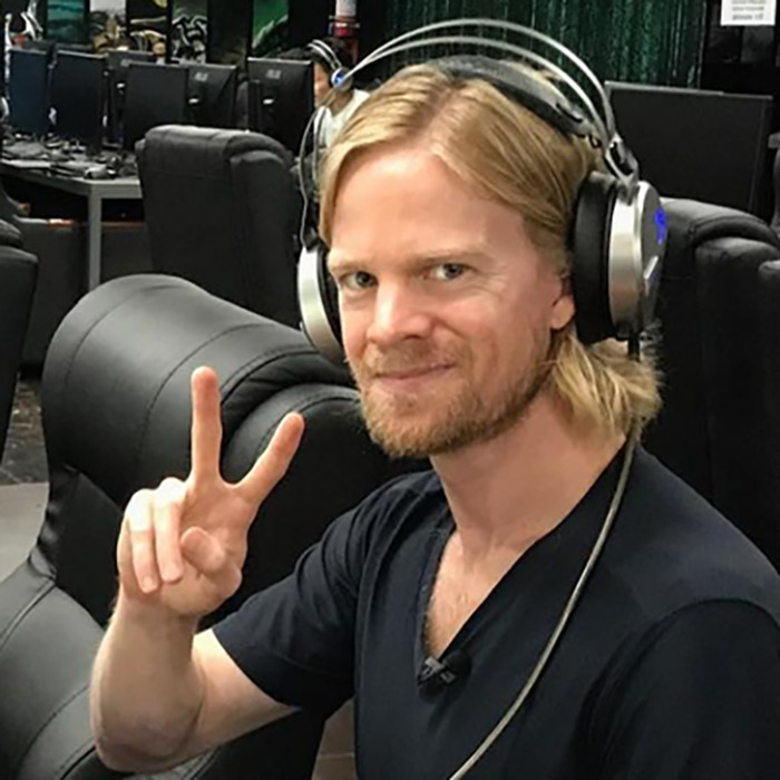 Man Behind “Blinking Guy” GIF Is Unrecognizable 8 Years After Becoming Internet Star