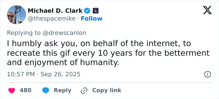 Man Behind “Blinking Guy” GIF Is Unrecognizable 8 Years After Becoming Internet Star